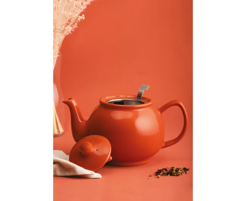 The iconic Brights collection consists of a fun and vibrant range of teapots. Inspired by interior trend colours our classic teapots are made from durable stoneware, suitable for both the dishwasher & microwave. Designed with a comfortable handle and non-drip spout, each teapot is finished with a high-gloss glaze available in an array of bright colours.